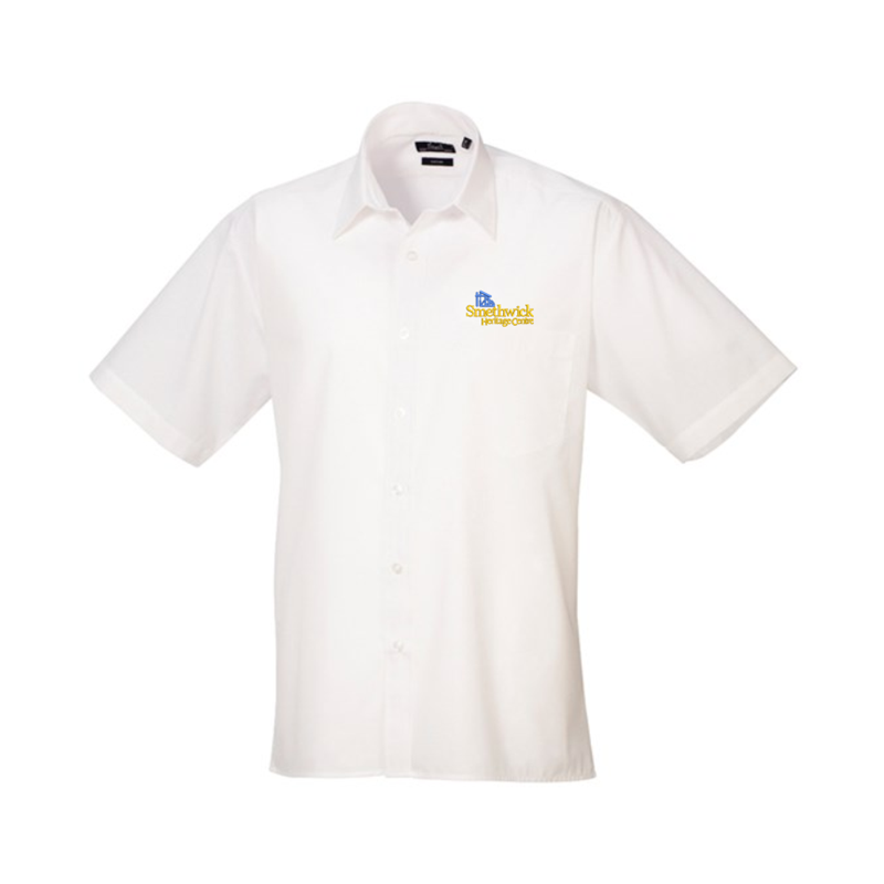 Formal shirt with left breast mitred pocket, stiffened formal cut collar. Embroidered logo above breast pocket.