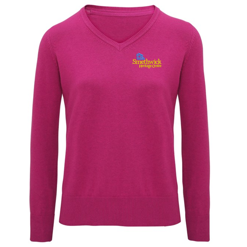 V-neck style jumper. Patch on the inside reverse neck for a contrast effect. Decorative tuck stitching. Ribbed knit on the neckline, cuffs and hem.Washing Instructions Domestic wash at 40c. With logo embroidered.