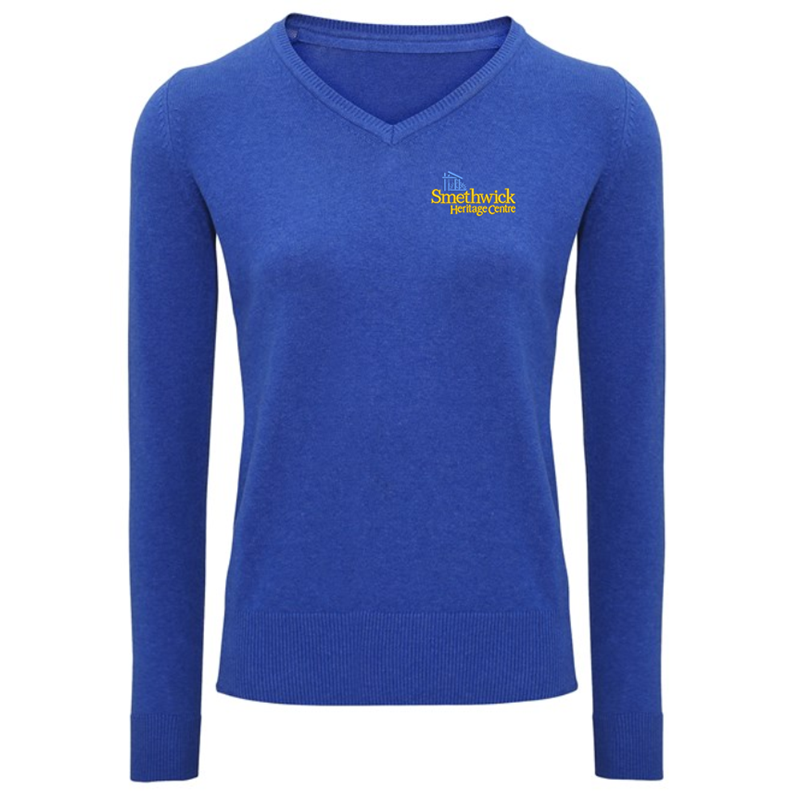 V-neck style jumper. Patch on the inside reverse neck for a contrast effect. Decorative tuck stitching. Ribbed knit on the neckline, cuffs and hem.Washing Instructions Domestic wash at 40c. With logo embroidered.