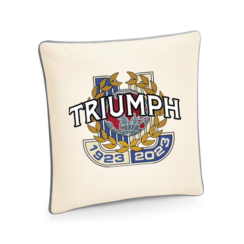 This cushion cover’s contrast piping and block colour accent provide a premium finishing touch, with anniversary car club logo it makes an excellent addition to your classic car.